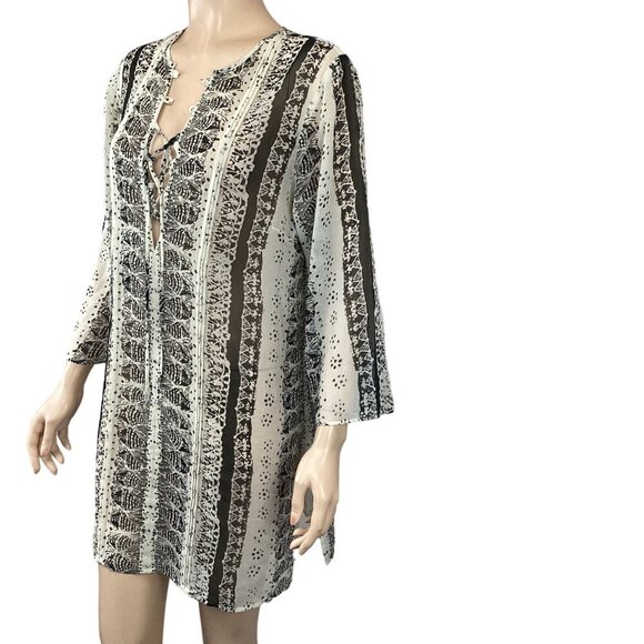 CAbi Women's Boho Tunic Top Medium Black & White Patterned Lace-Up V-Neck - Picture 4 of 8